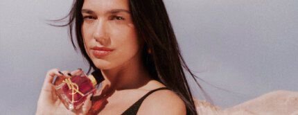 MILIKI GAYA DUA LIPA