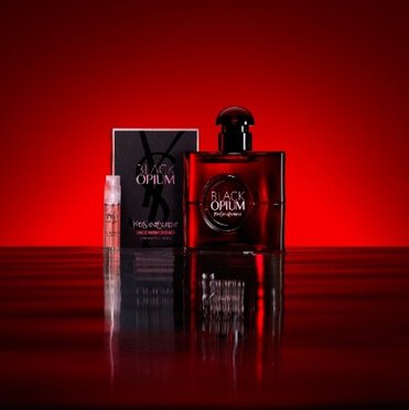 Bottle Opiume Parfum YSL Black Opium Over Red Eau De Parfum 30ml