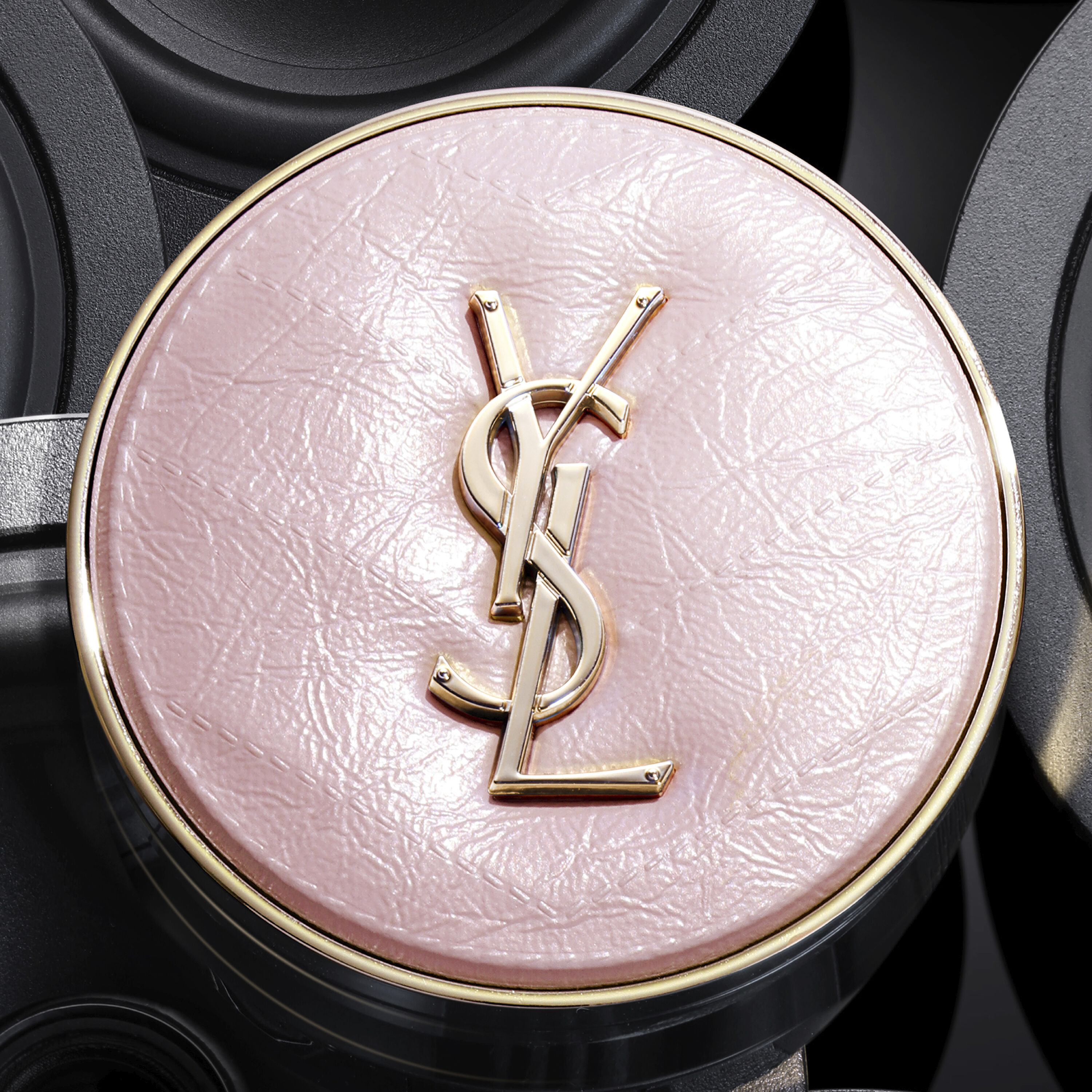TOUCHE ECLAT GLOW-PACT CUSHION OVER PINK LIMITED EDITION